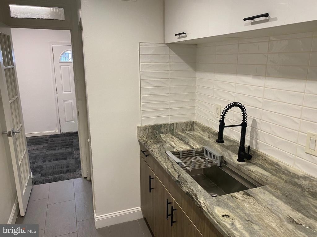 1122 Penn Street Ne - Photo 11