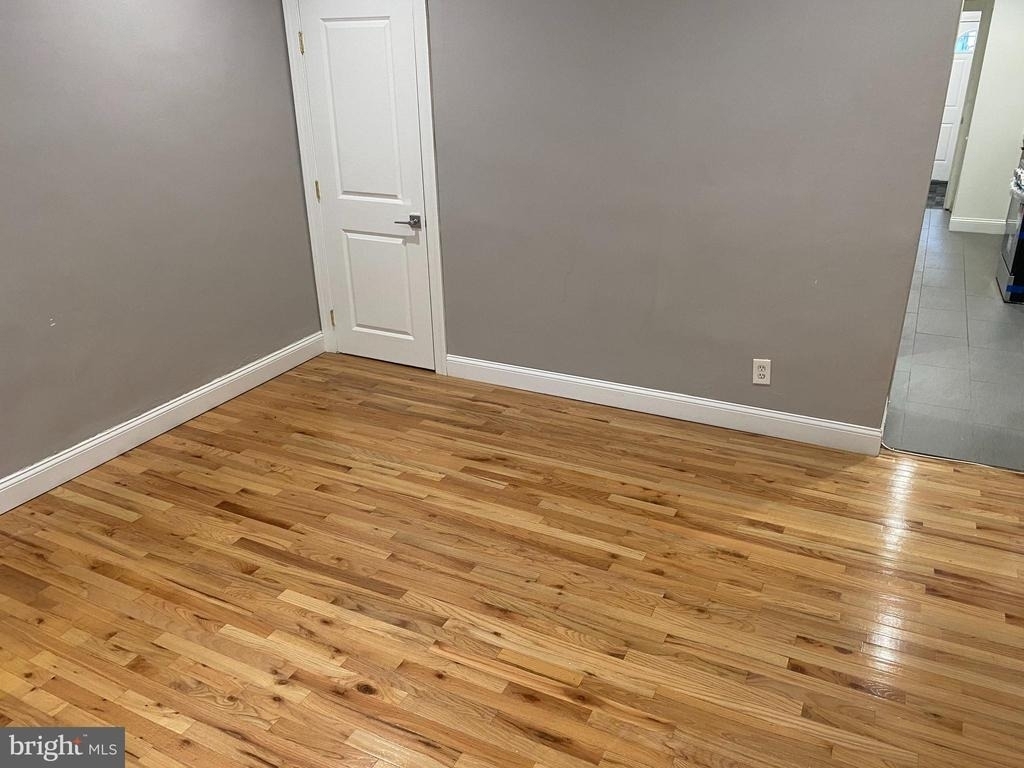1122 Penn Street Ne - Photo 3