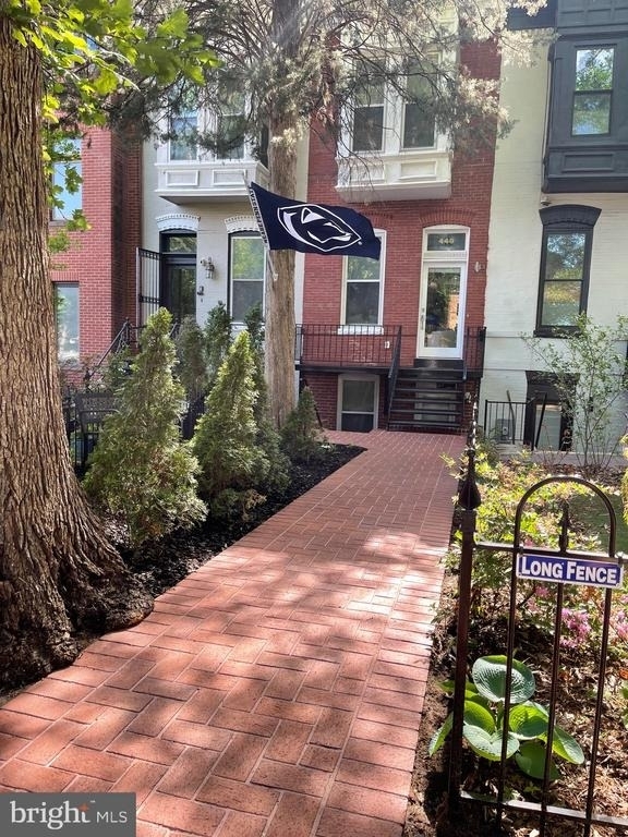 449 New Jersey Avenue Se - Photo 0