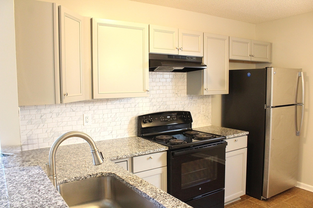 4305 Standing Rock Way - Photo 3