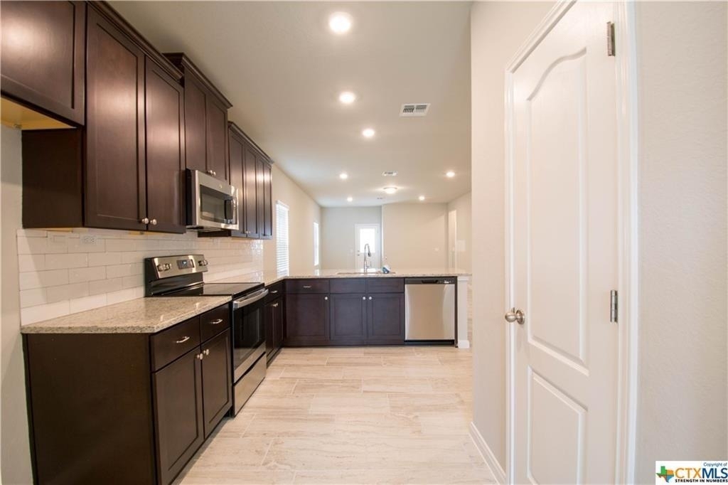 2819 Wheatfield Way - Photo 3