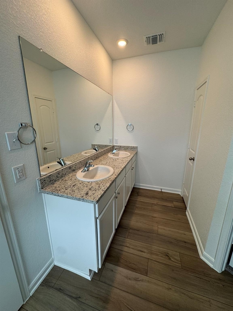 1187 Amy Dr - Photo 21
