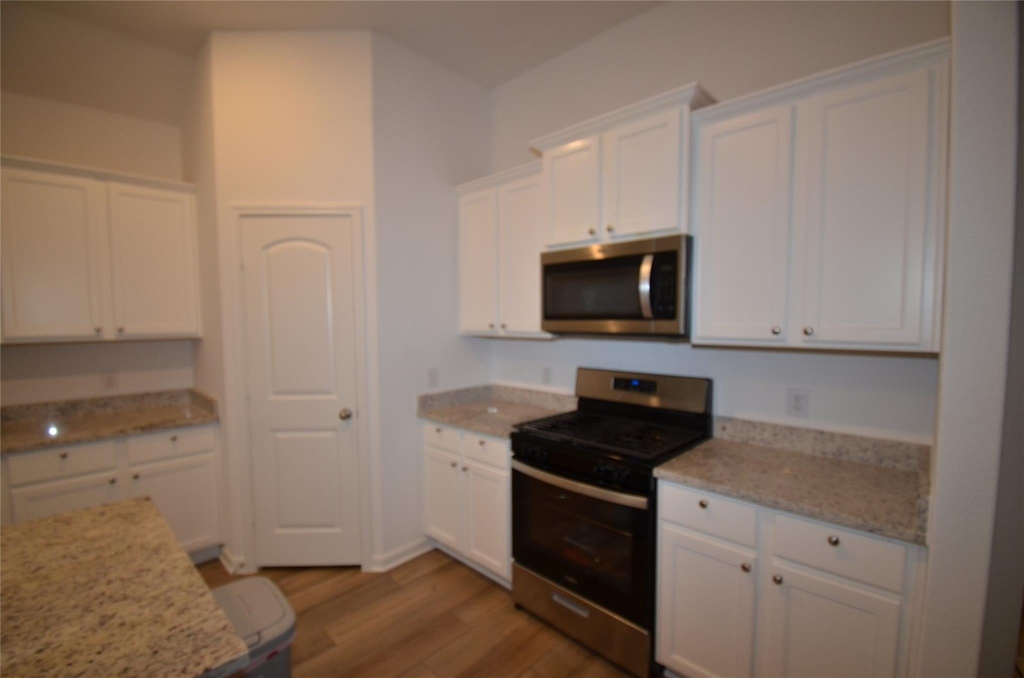 1187 Amy Dr - Photo 16