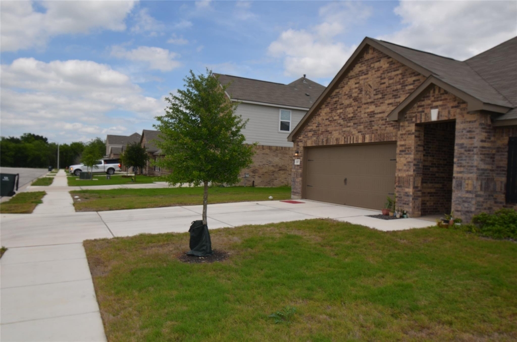 1187 Amy Dr - Photo 4