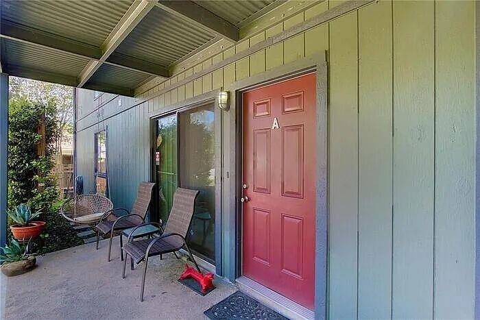 6211 Adalee Ave - Photo 0