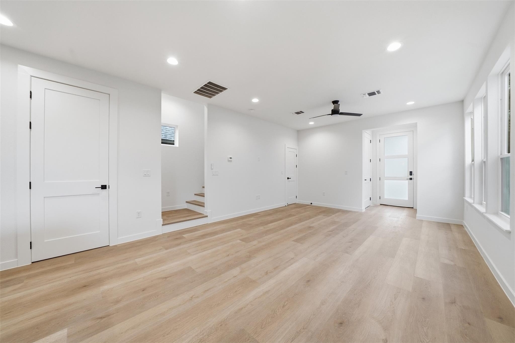 2212 Yellow Jacket Ln - Photo 11