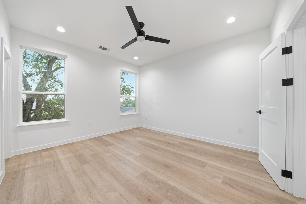 2212 Yellow Jacket Ln - Photo 15