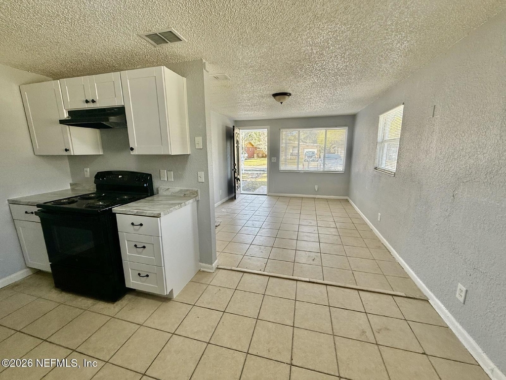 2540 W 25th Street - Photo 2