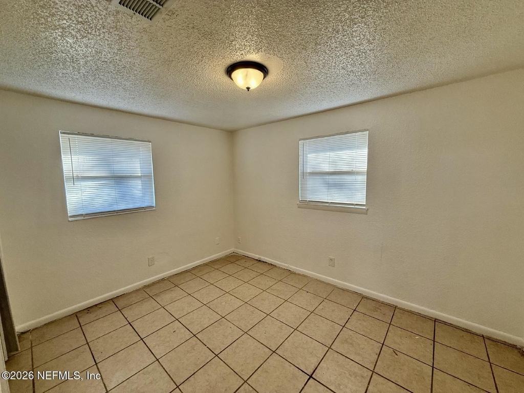 2540 W 25th Street - Photo 7