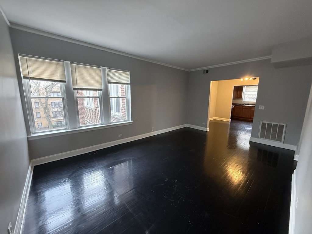 7344 N Damen Avenue - Photo 2
