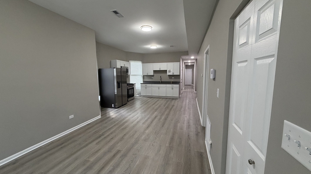 5344 S Aberdeen Street - Photo 2