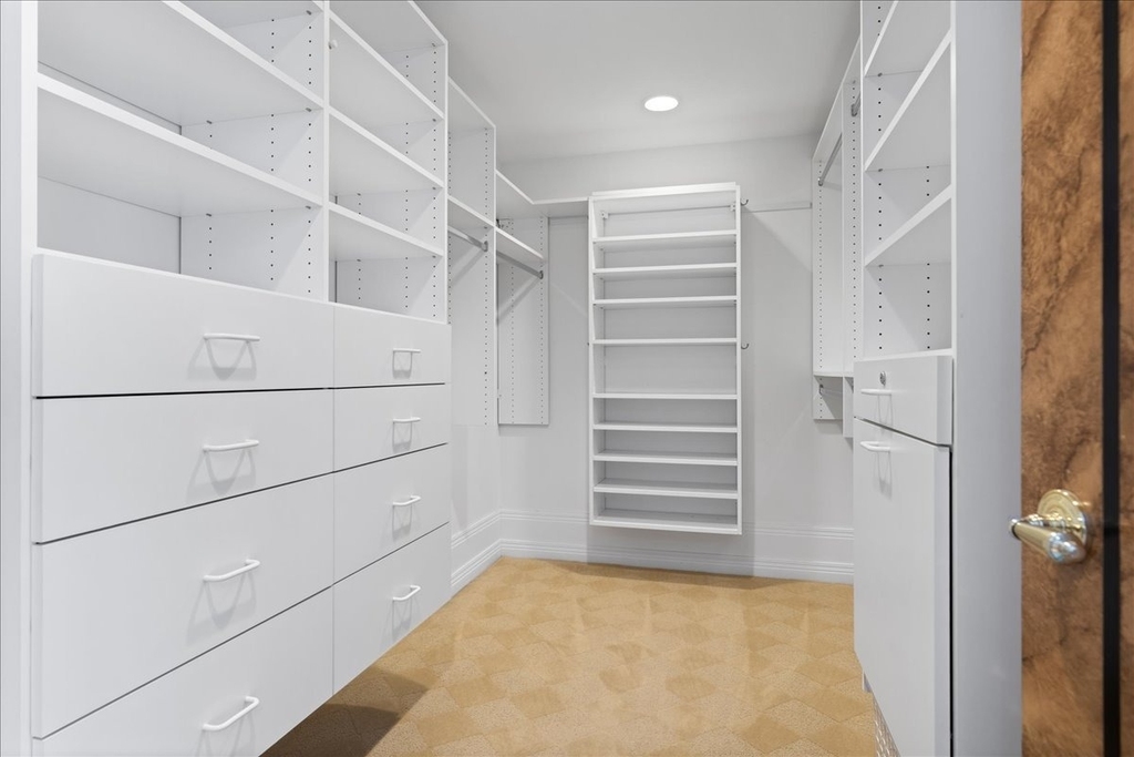 100 E Huron Street - Photo 21