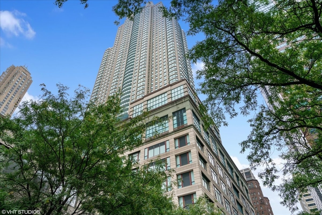 100 E Huron Street - Photo 0