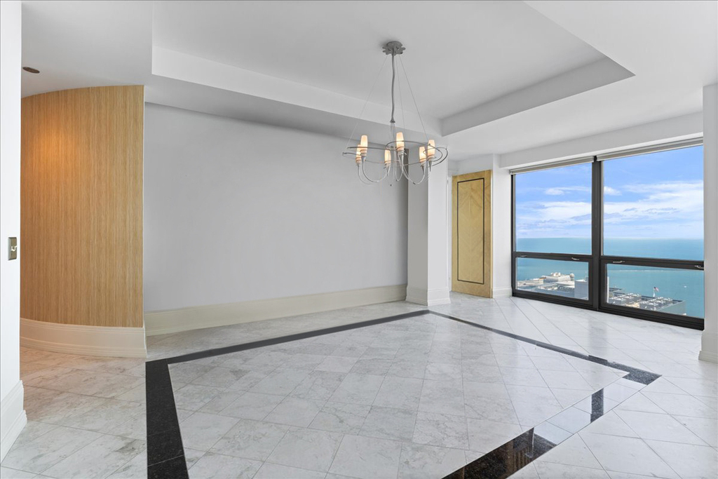 100 E Huron Street - Photo 5