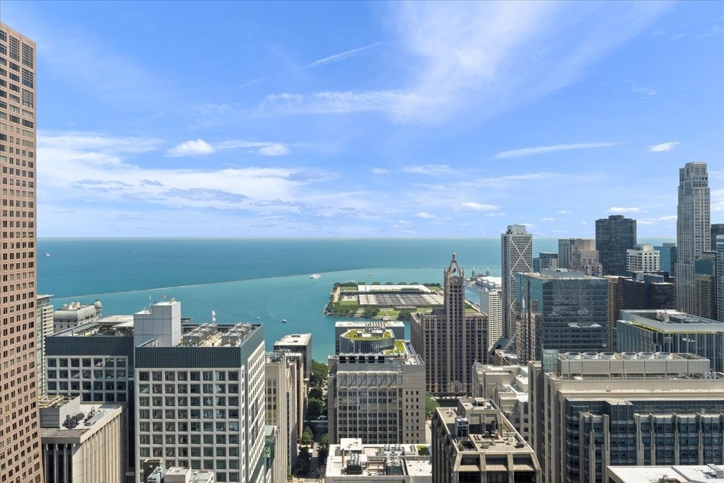 100 E Huron Street - Photo 25