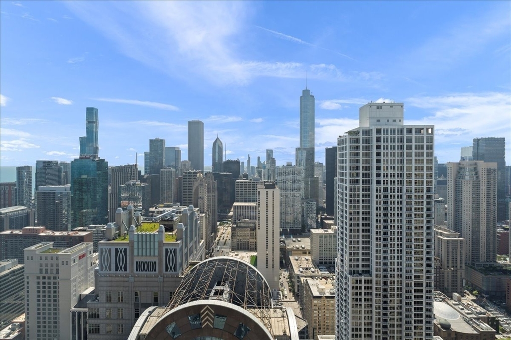 100 E Huron Street - Photo 28