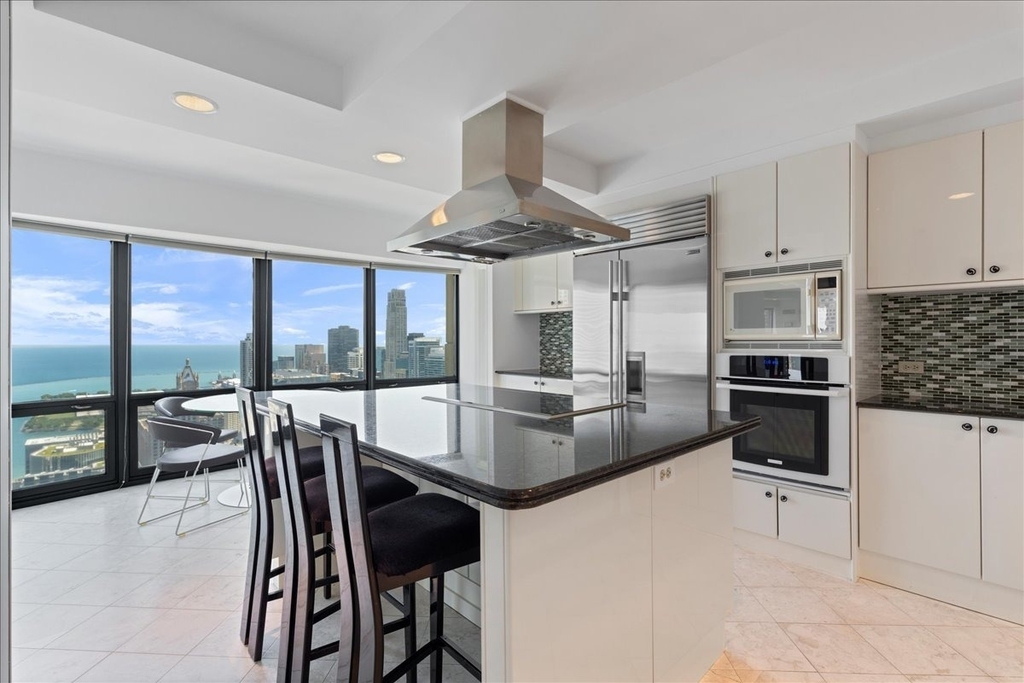 100 E Huron Street - Photo 7