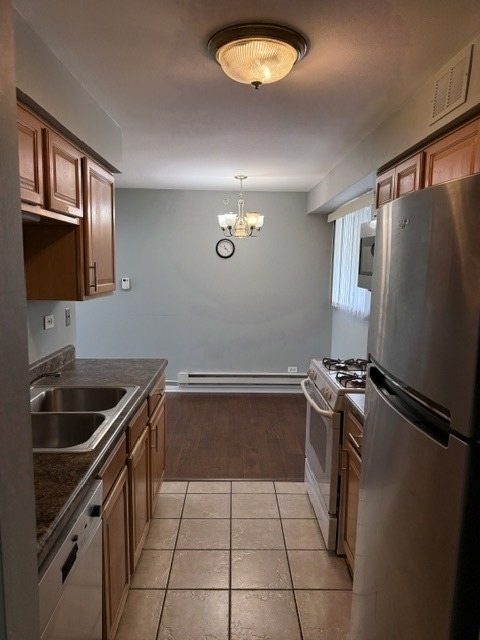 1900 W Knightsbridge Drive - Photo 2