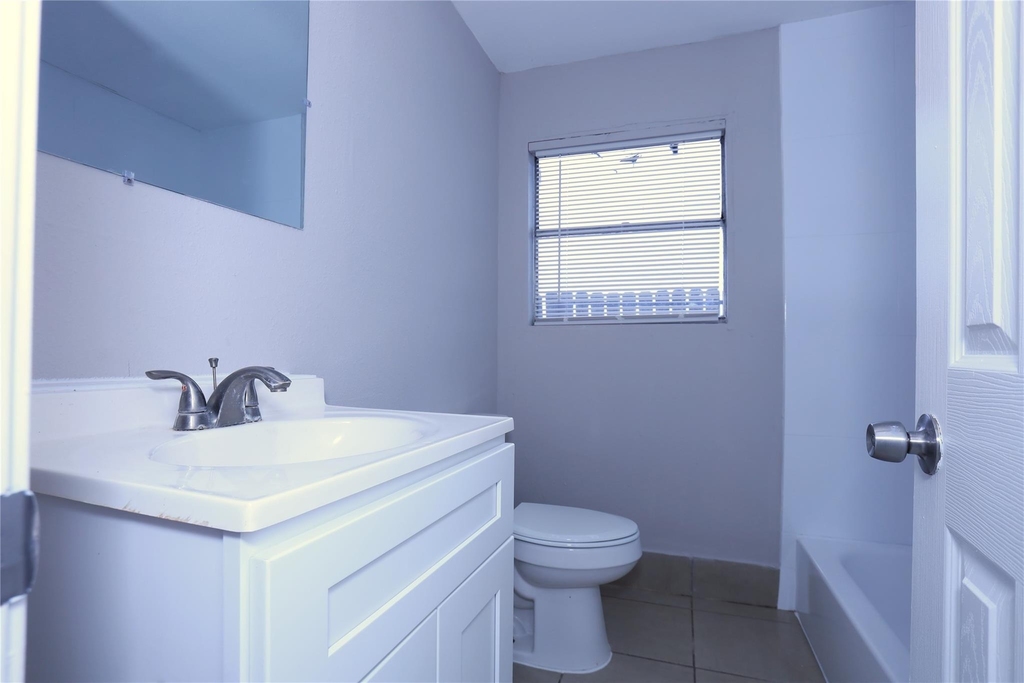 123 W 6th Street - Photo 6
