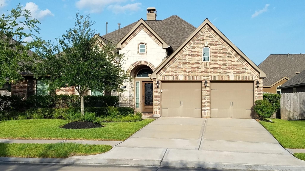 2019 Sunset Springs Drive - Photo 1