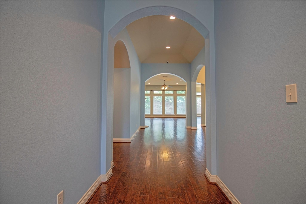2019 Sunset Springs Drive - Photo 4