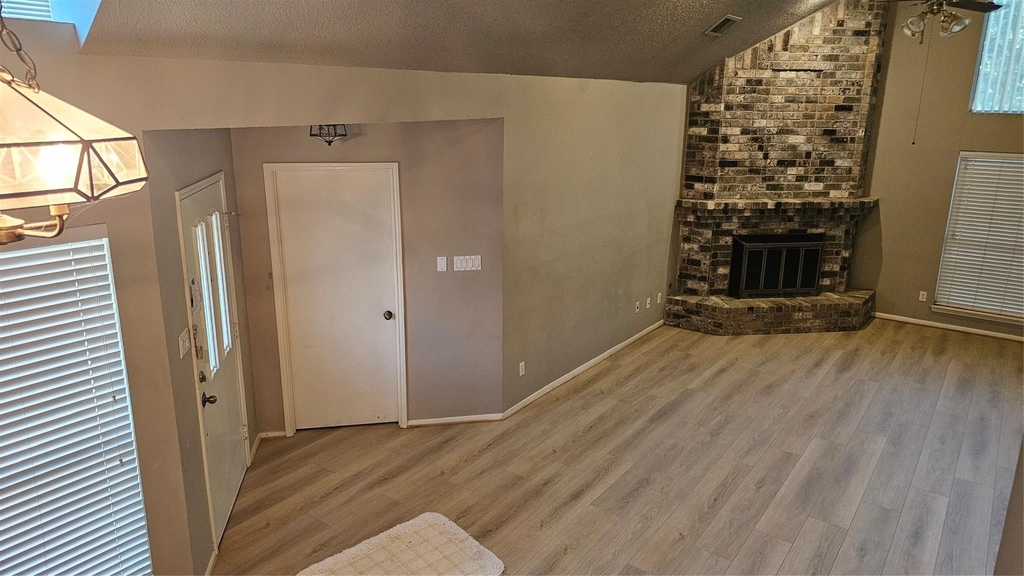 3607 Duncaster Drive - Photo 2
