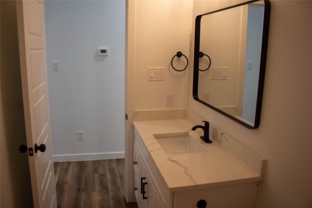 106 Runnels Street - Photo 9