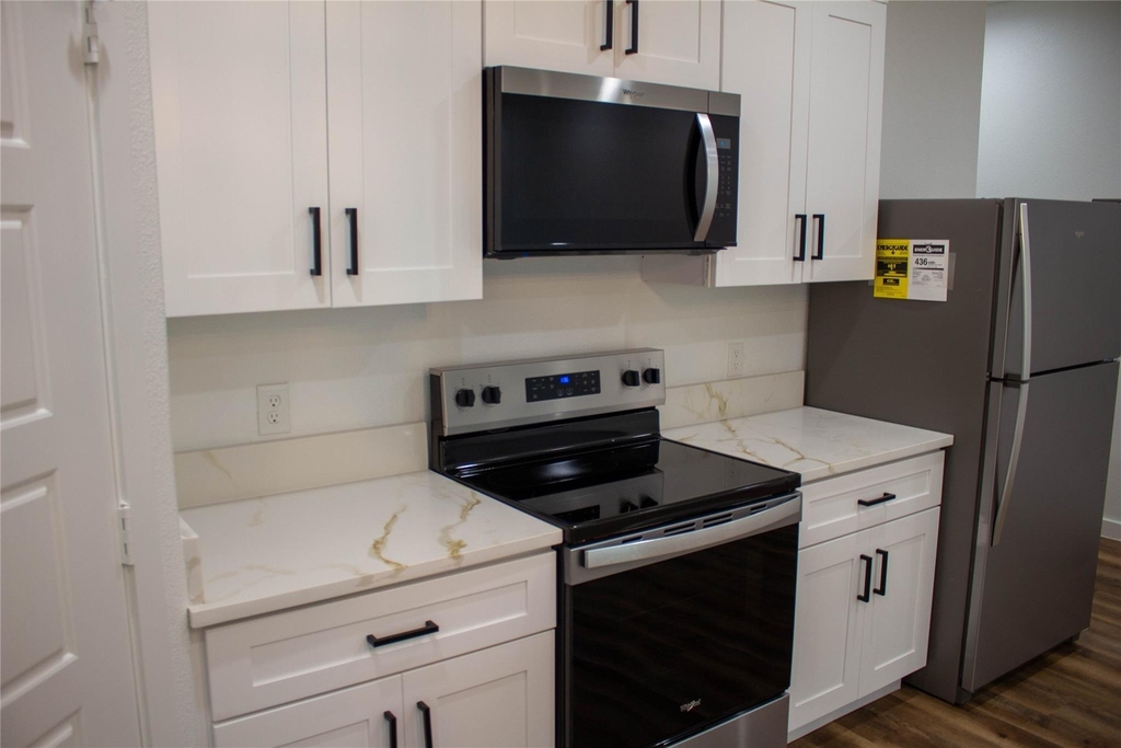 106 Runnels Street - Photo 3