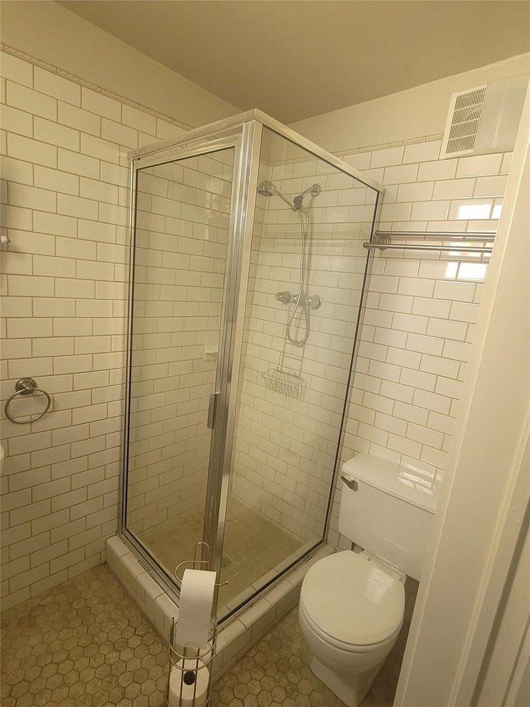 1006 Sealy Street - Photo 4