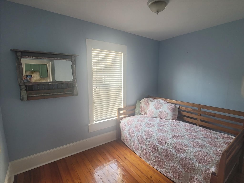 1006 Sealy Street - Photo 5