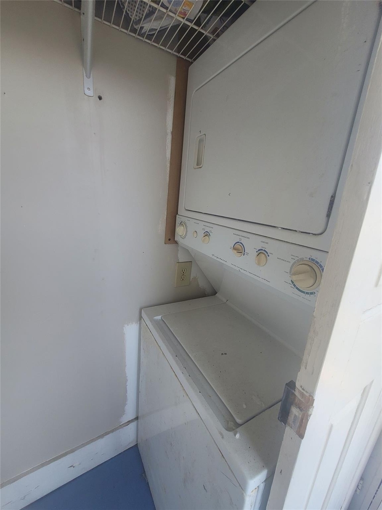 1006 Sealy Street - Photo 7