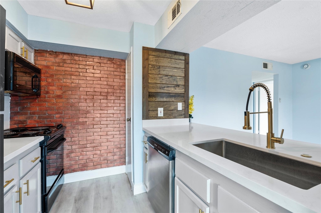 18519 Egret Bay Boulevard - Photo 13