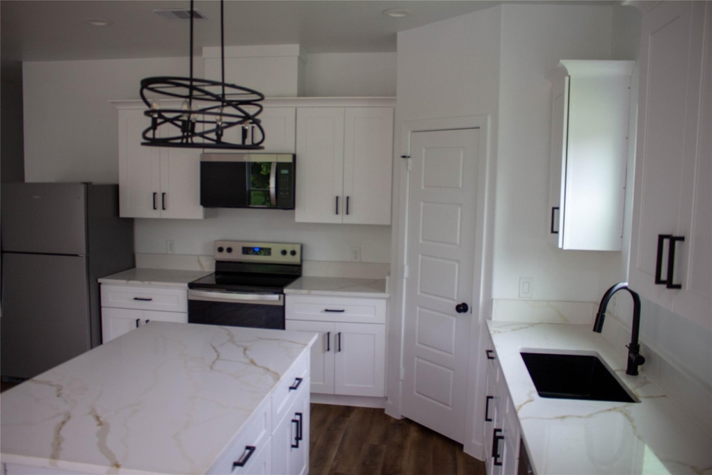 106 Runnels Street - Photo 1
