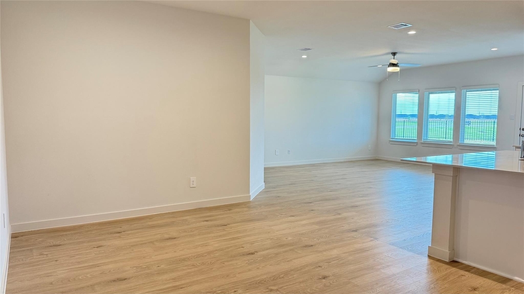 3934 Winterbourne Way - Photo 5