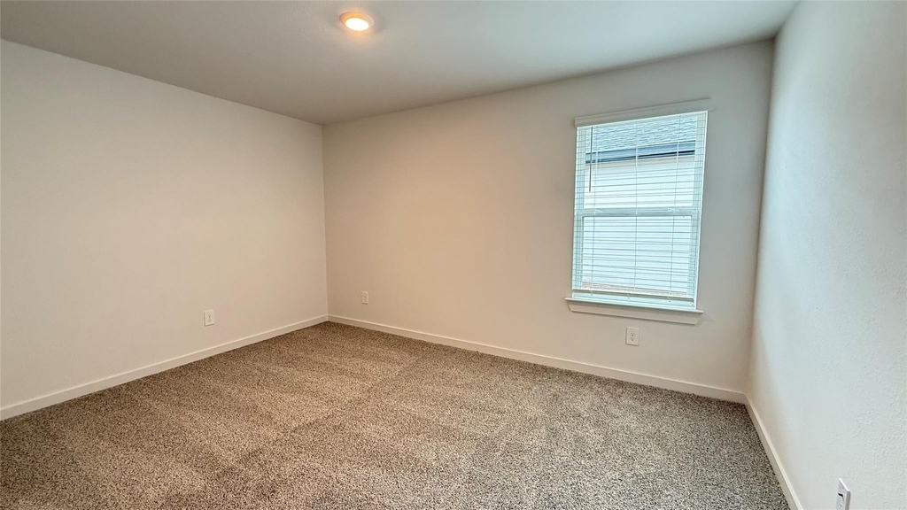 3934 Winterbourne Way - Photo 6