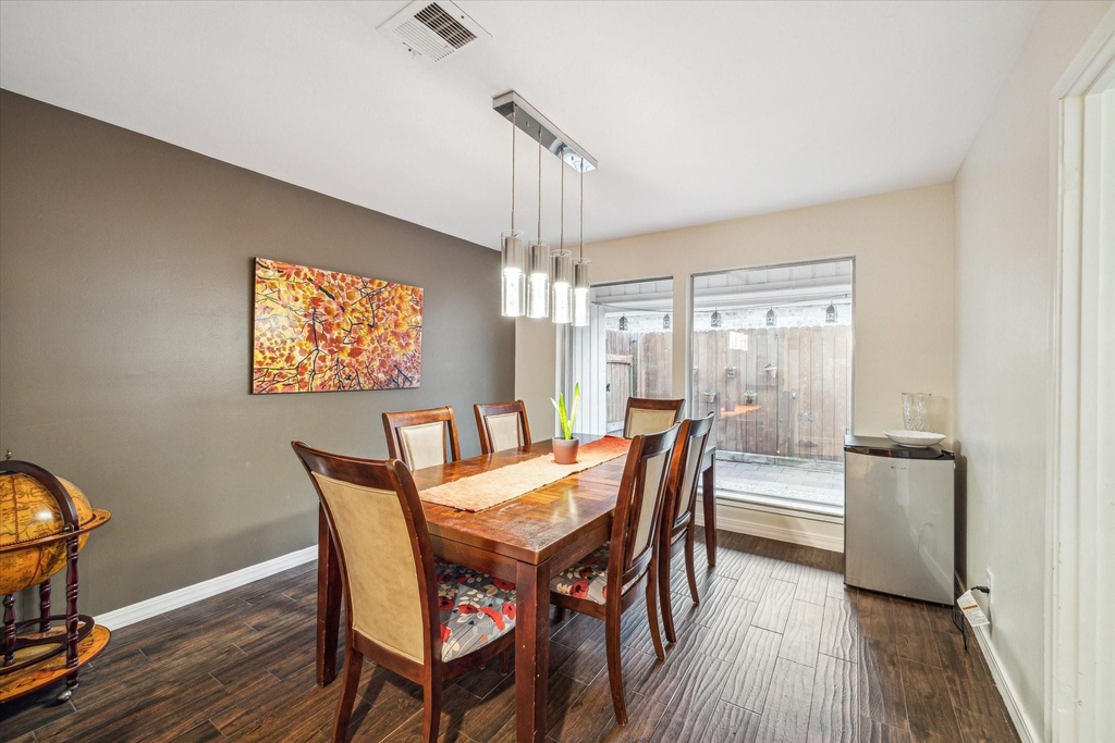 910 Coachlight Drive - Photo 6