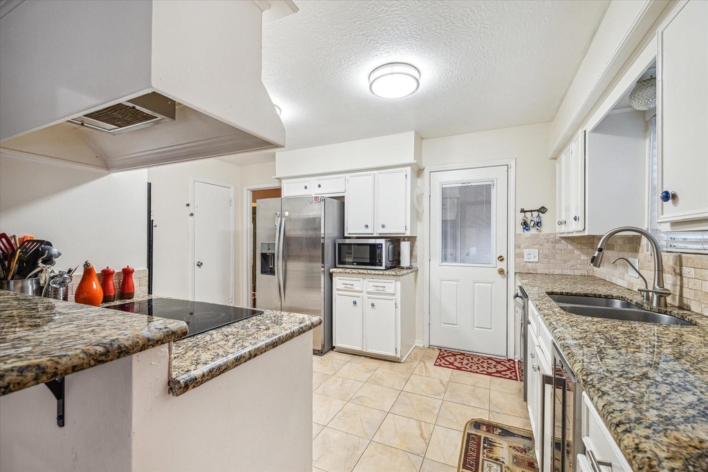 910 Coachlight Drive - Photo 8