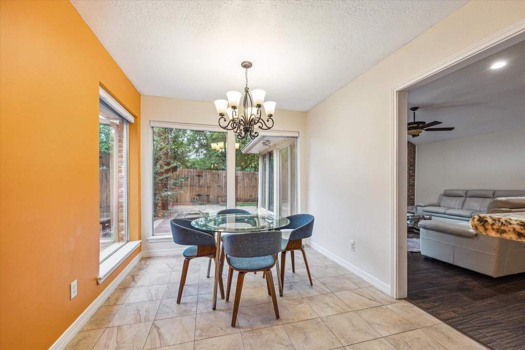 910 Coachlight Drive - Photo 10