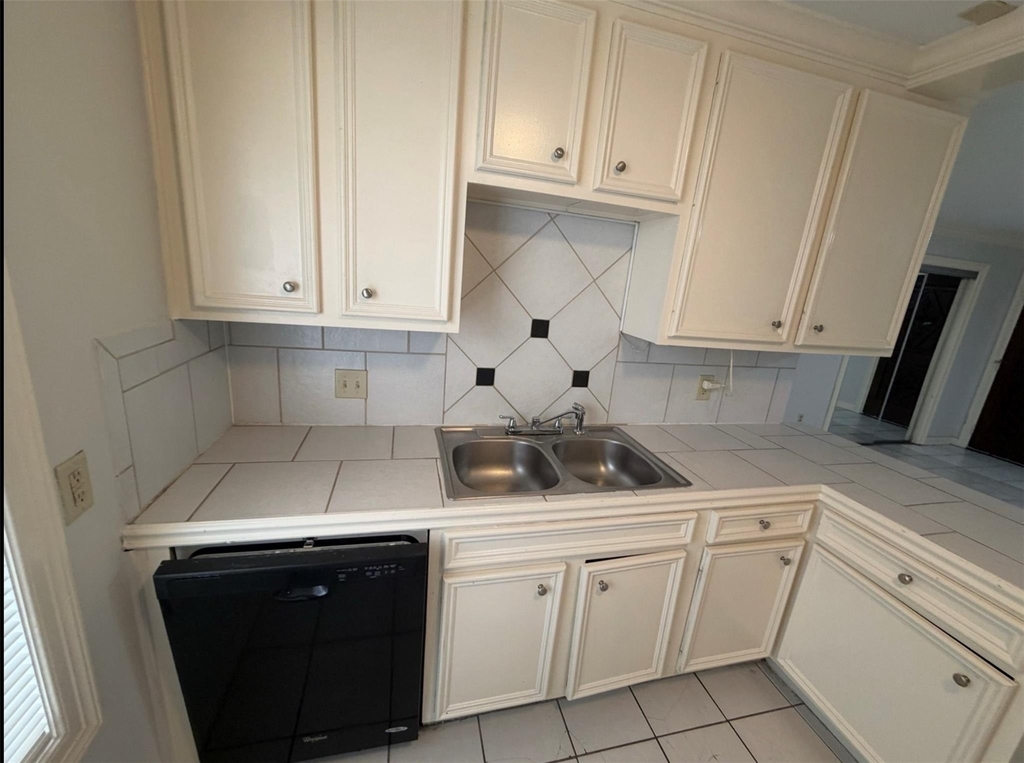 613 Pacific Street - Photo 13