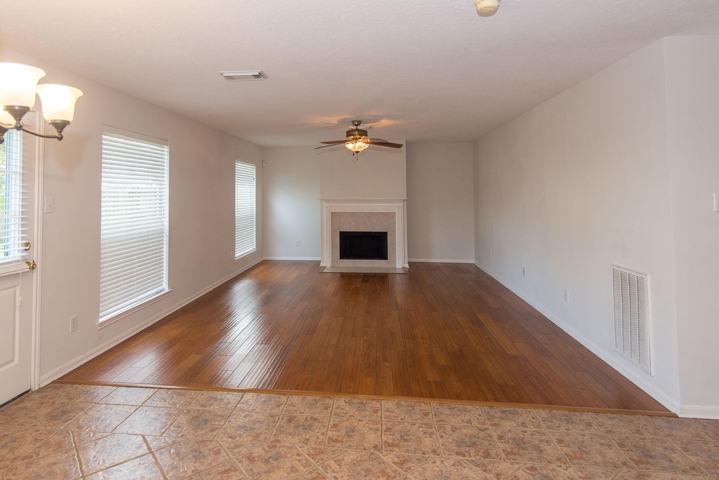 2207 Ames Street - Photo 7