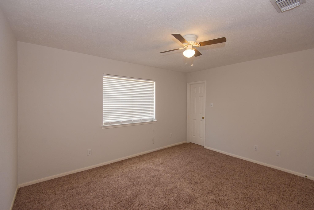 2207 Ames Street - Photo 22