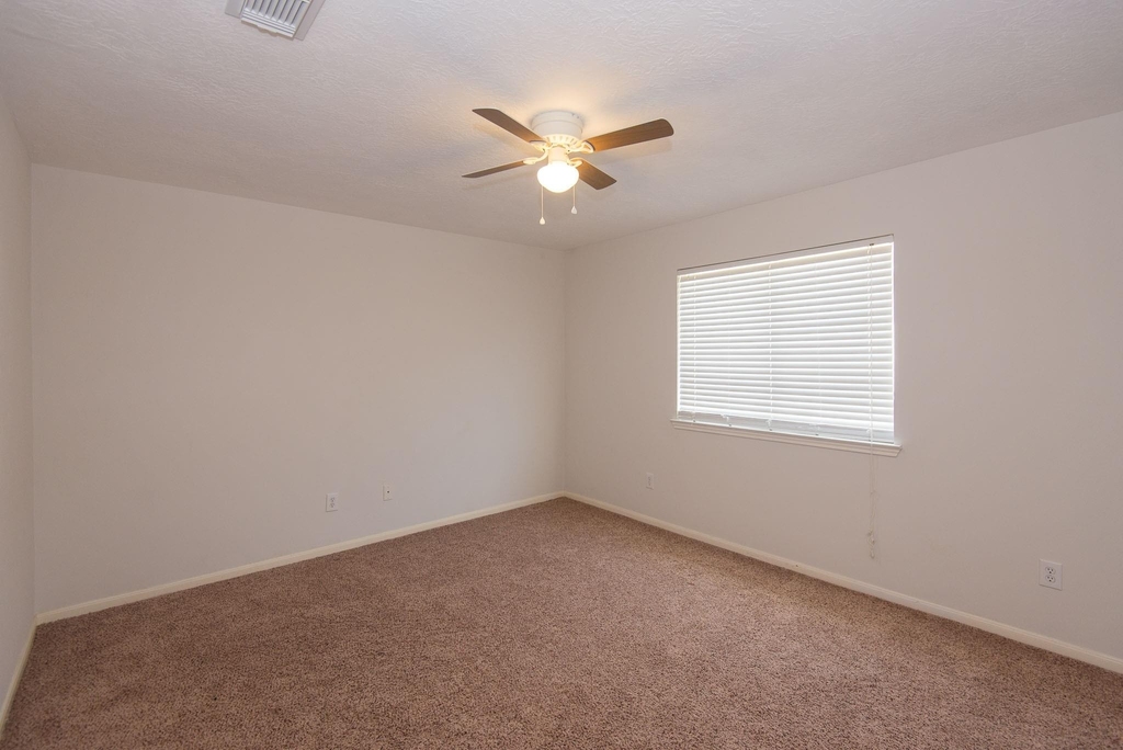 2207 Ames Street - Photo 21