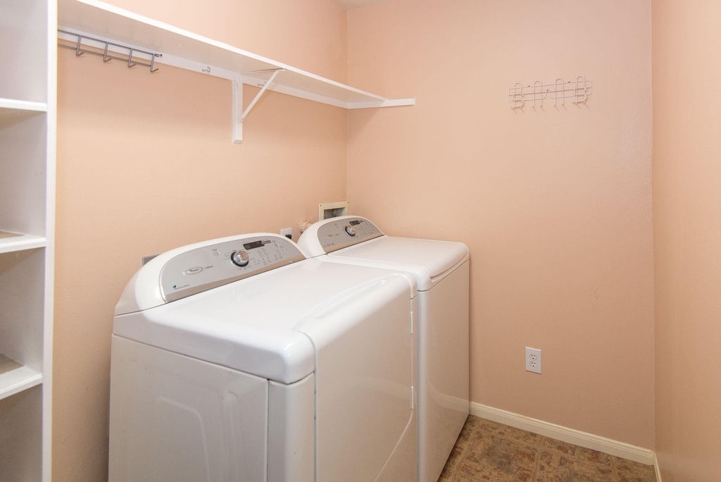 2207 Ames Street - Photo 23