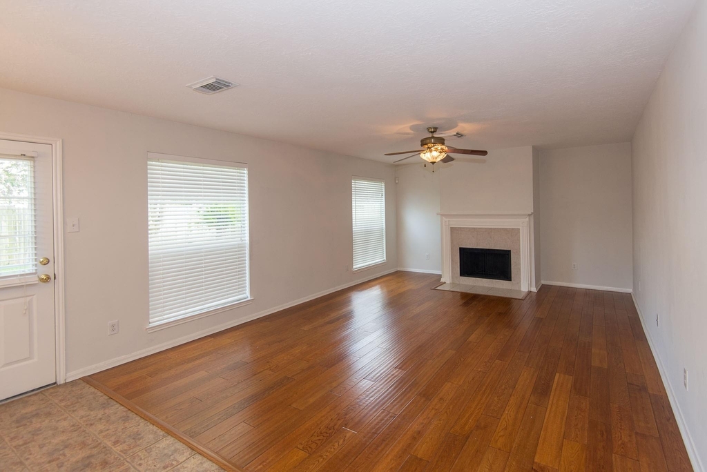 2207 Ames Street - Photo 8
