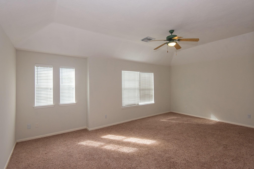 2207 Ames Street - Photo 10