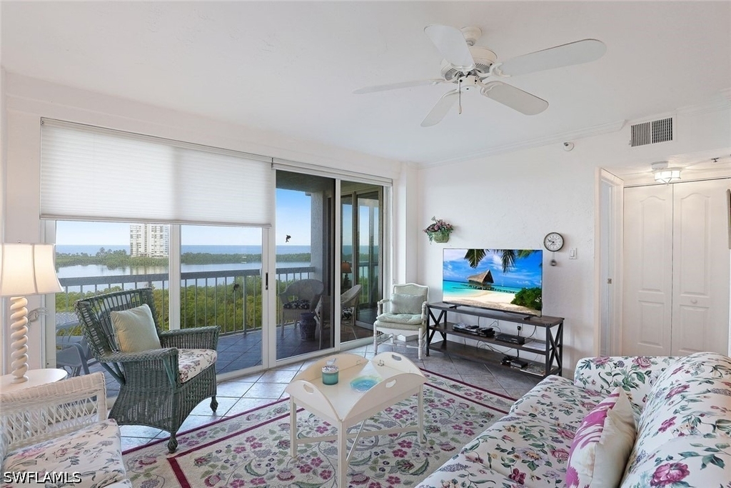 5501 Heron Point Drive - Photo 4