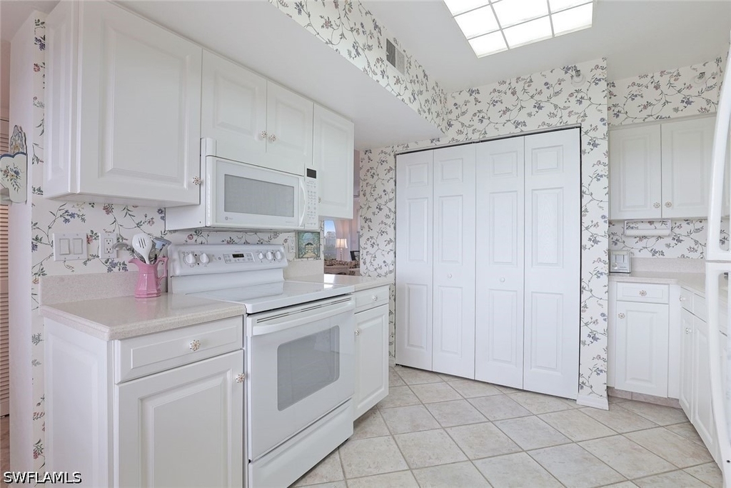 5501 Heron Point Drive - Photo 7