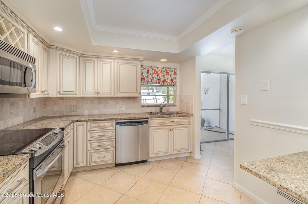 446 Blue Jay Lane - Photo 6