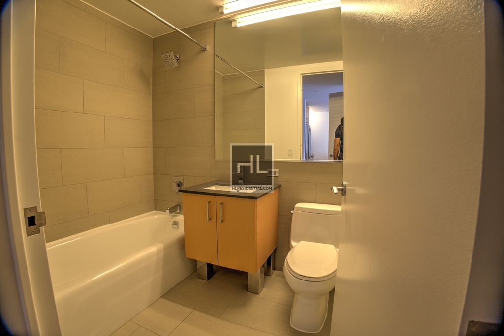 Spruce Street - Photo 3