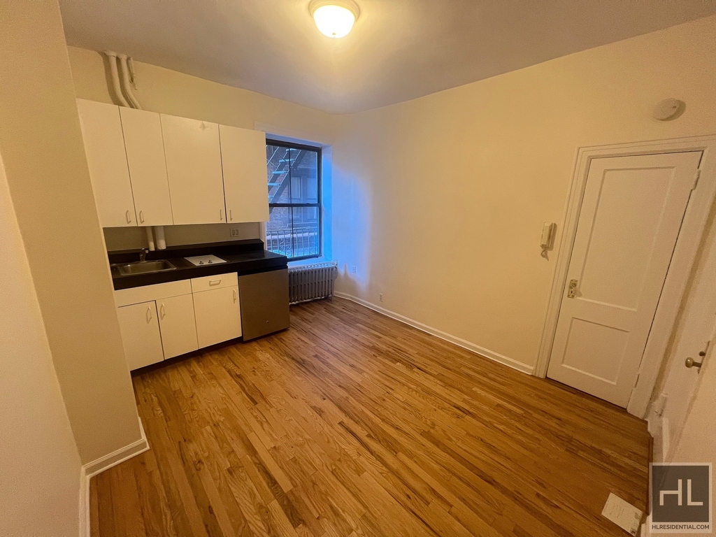 West 72 Street - Photo 1